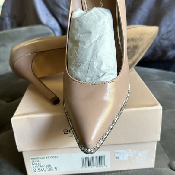 Like New Gorgeous Classic Nude Heels - Picture 5 of 5